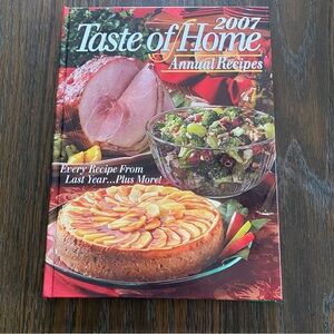 Taste of Home 2007 Annual Recipes Cookbook - Red Cover